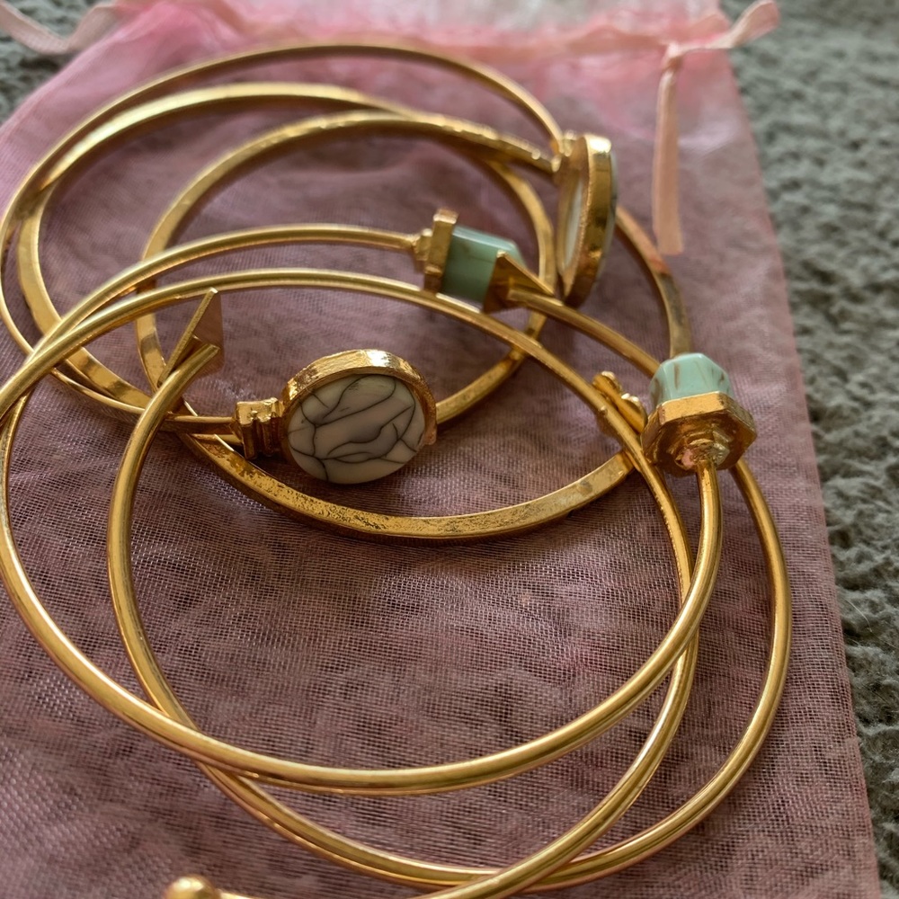 🟠  🆕 NEW dangle bracelets. - Picture 7 of 7